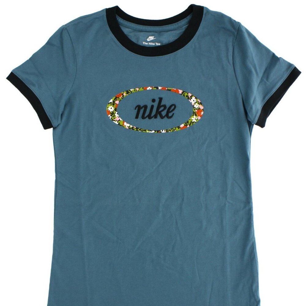 NWT Nike Women's Graphic T-Shirt DJ4177 SL L